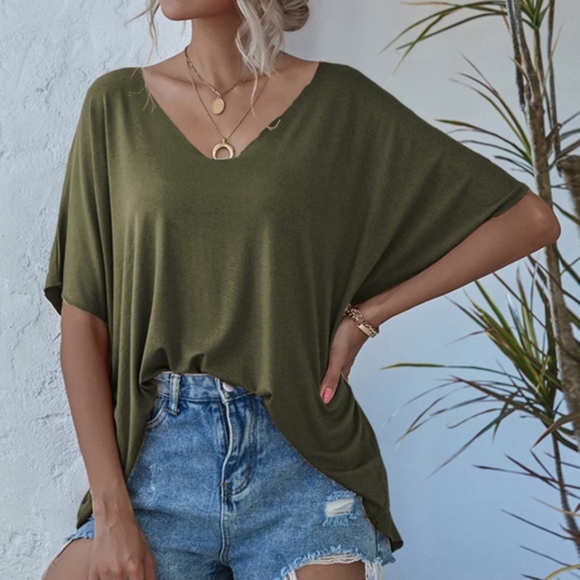 Green V neck Classic Dolman Sleeve Oversized Top - Picture 2 of 10